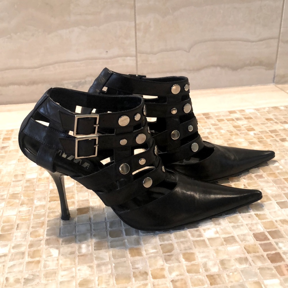 EDGY vintage Mima Italian studded & buckled pumps, pointed closed toes- Fab!